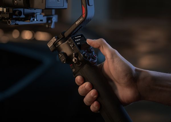 Stabilisateur DJI RS4 Pro Combo - Motion19 — vue 3