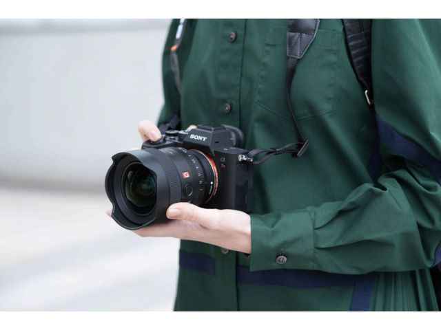 Sony FE 14 mm f/1.8 GM objectif photo (Précommande) - Motion19 — vue 4