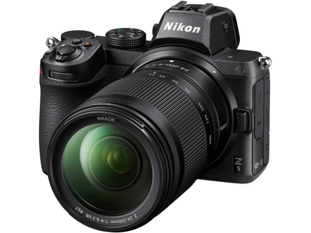 Nikon Z5 + objectif Z 24-200 mm f/4-6.3 VR  (Précommande)