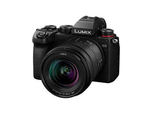 Panasonic Lumix S5 + 20-60mm f/3.5-5.6 + S 70-300mm f/4.5-5.6 - Motion19 — miniature 4